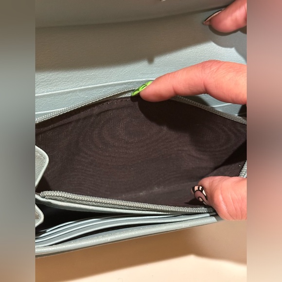 Gucci Mono Bow Continental Wallet - Picture 9 of 11